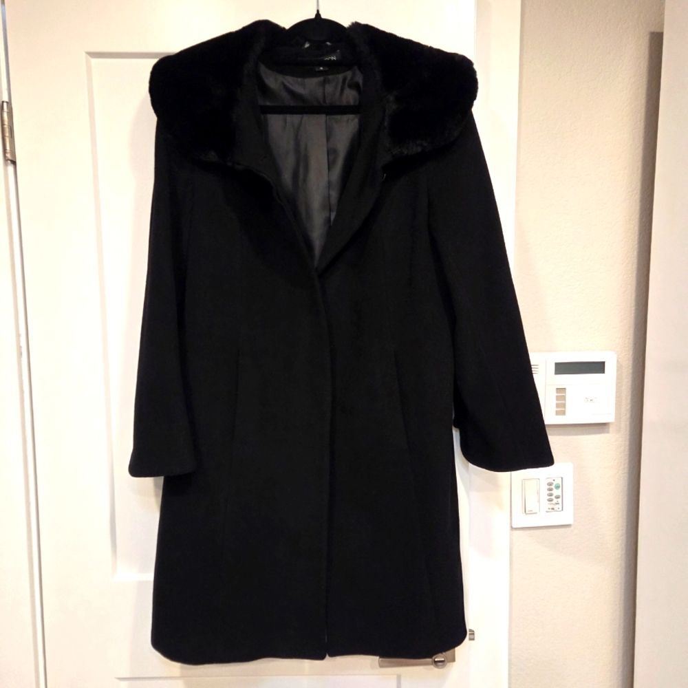 Vintage Women's Wool Dress Coat Faux Fur Collar Black Midi Old Money Mob Wife 16